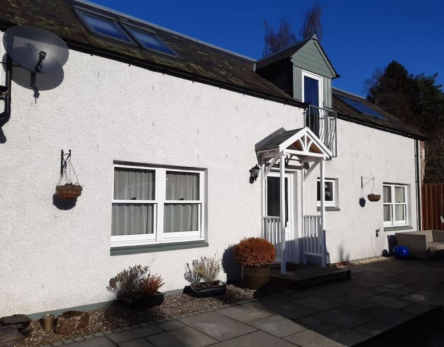 فيلا Pinewood Cotage - Country Walks And Relaxation Blairgowrie and Rattray المظهر الخارجي الصورة